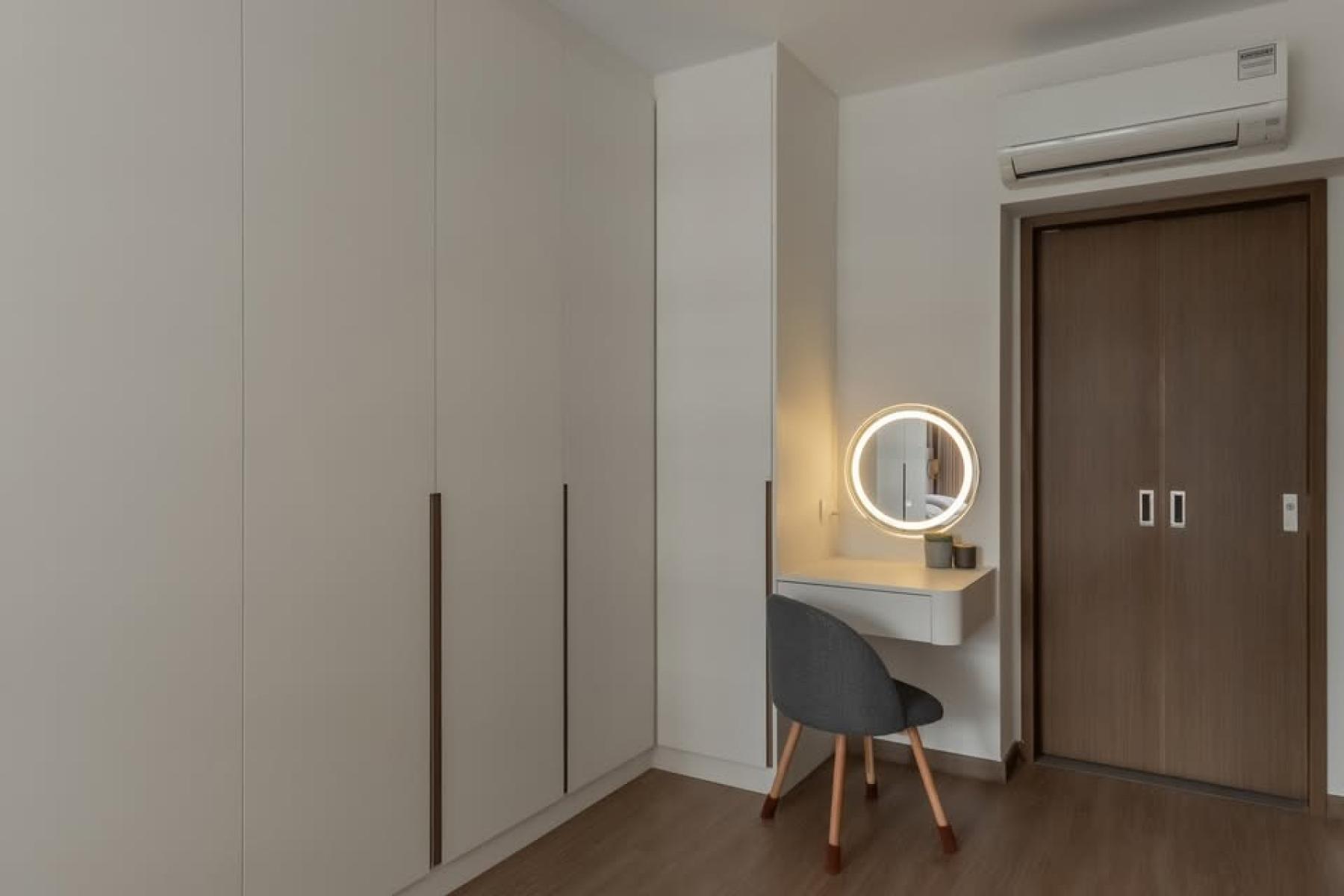 Modern Bedroom with Vinyl Flooring and Wardrobe