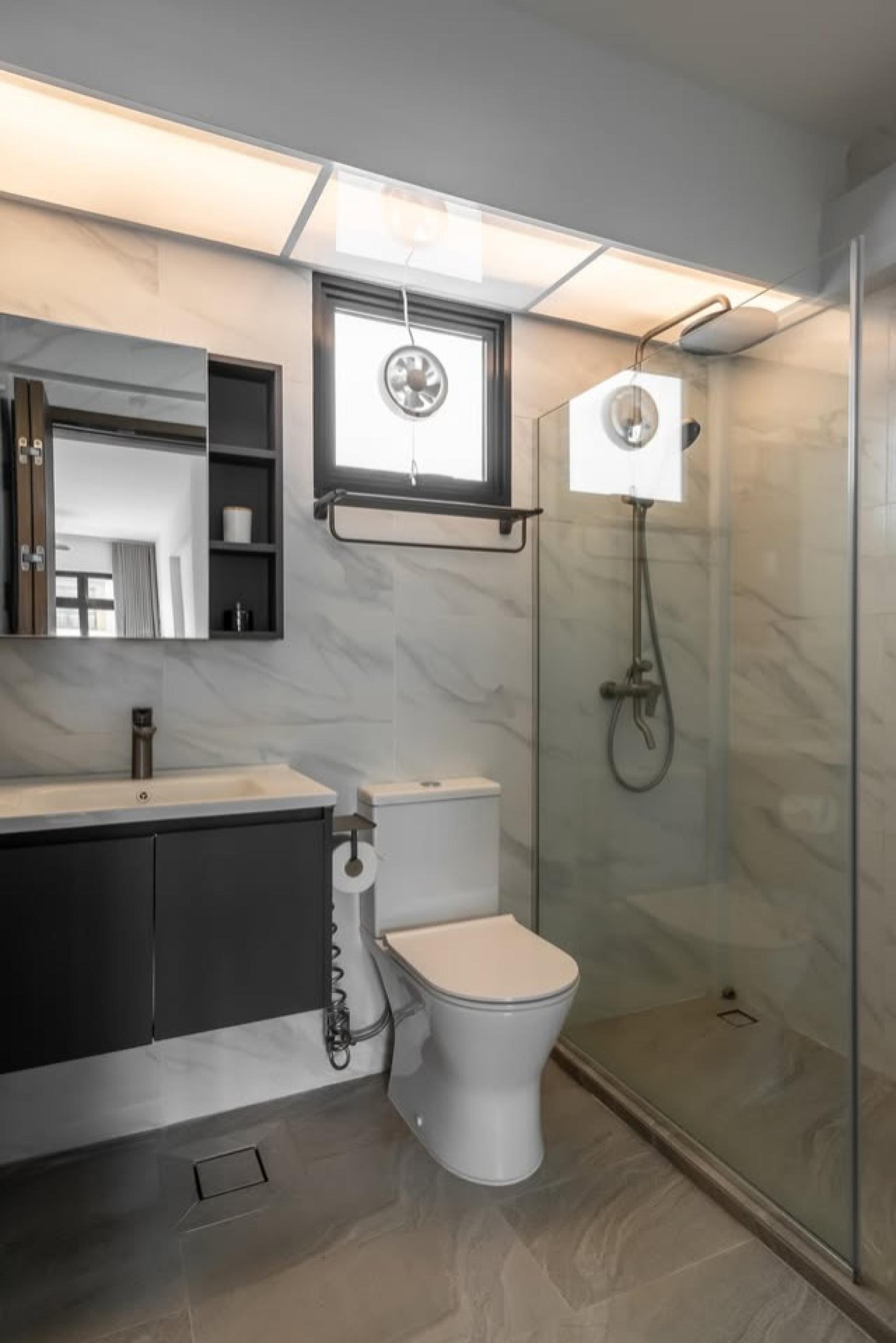Modern Bathroom with Shower Screen and Rainshower